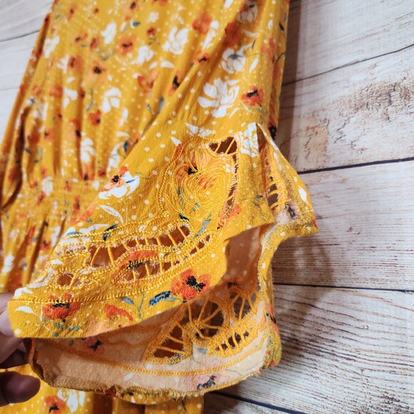 Idyllwind by Miranda Lambert Floral Flare Sleeve Blouse Size XS/TP Button Front - Picture 15 of 16